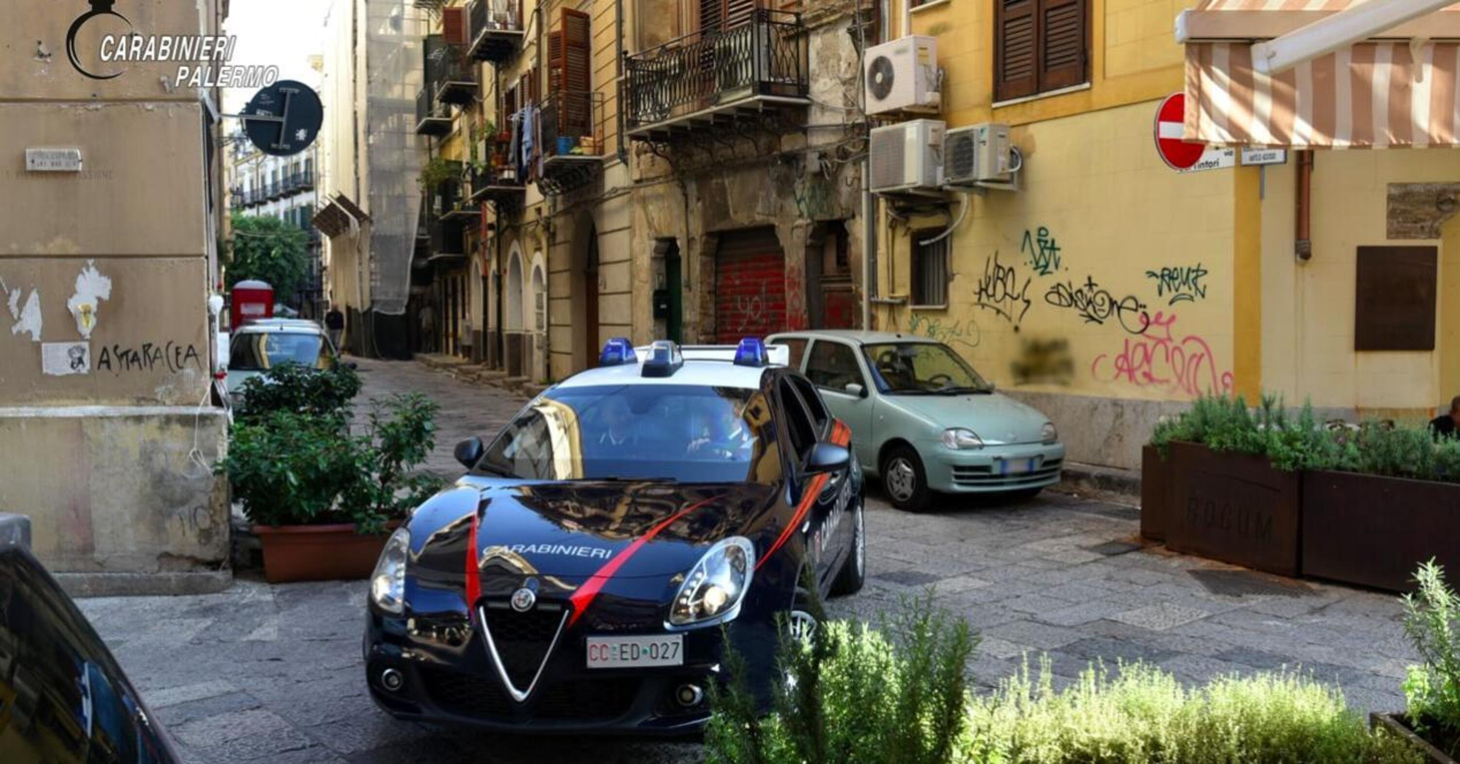 Palermo, rubano due moto davanti al tribunale. Non finisce bene per i ladri