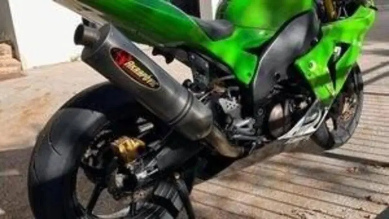 Kawasaki Ninja 1000 ZX-10R (2004 - 05) (8)