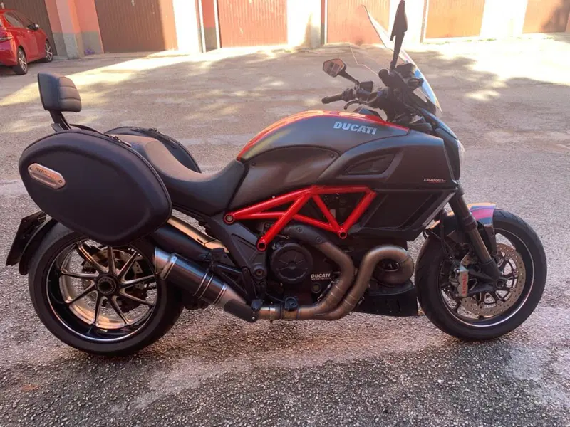Ducati Diavel 1200 Carbon (2014 - 16)