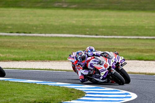 MotoGP 2023. Il gruppone che arriva su Jorge Martin e altre foto belle dal GP d'Australia [GALLERY] (3)