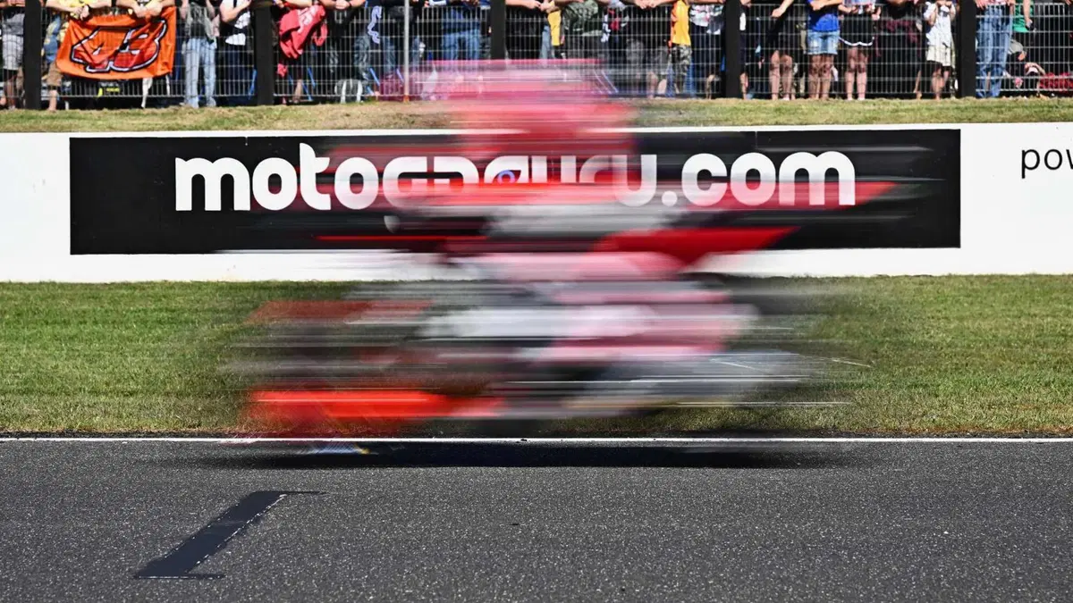 MotoGP 2023. Il gruppone che arriva su Jorge Martin e altre foto belle dal GP d'Australia [GALLERY] (18)