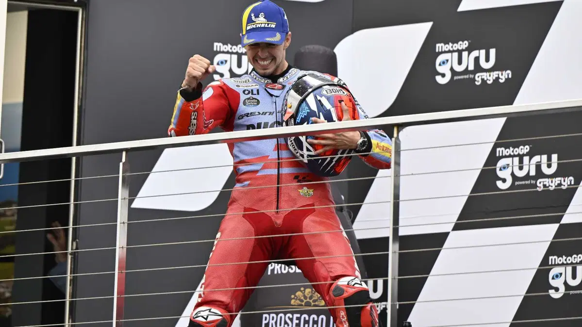 MotoGP 2023. Il gruppone che arriva su Jorge Martin e altre foto belle dal GP d'Australia [GALLERY] (23)