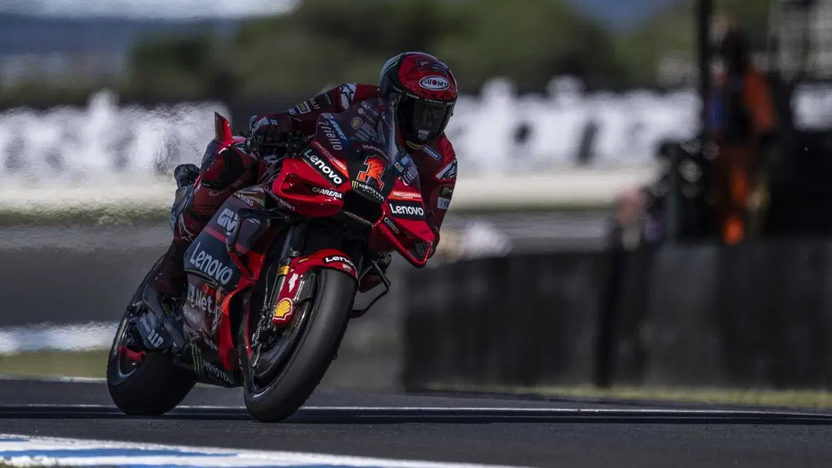 MotoGP 2023. Il gruppone che arriva su Jorge Martin e altre foto belle dal GP d'Australia [GALLERY] (42)