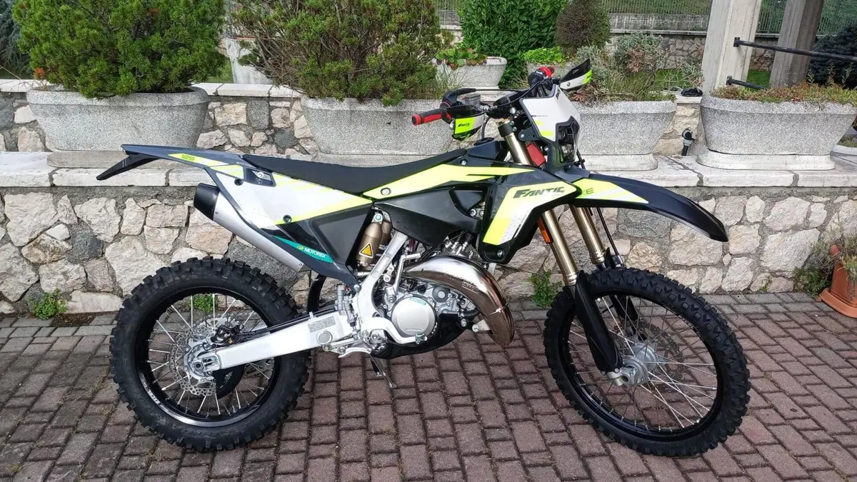 Fantic Motor XE 125 Black Edition (2024) (4)