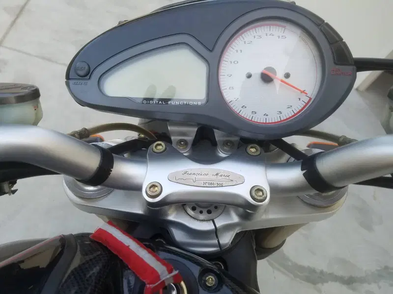MV Agusta Brutale 910 S (2005 - 11) (5)