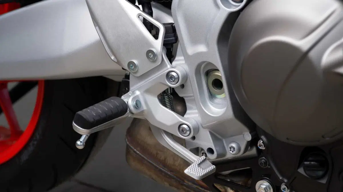 [VIDEO] Yamaha presenta la XSR900 GP e siamo subito negli anni Ottanta! (10)