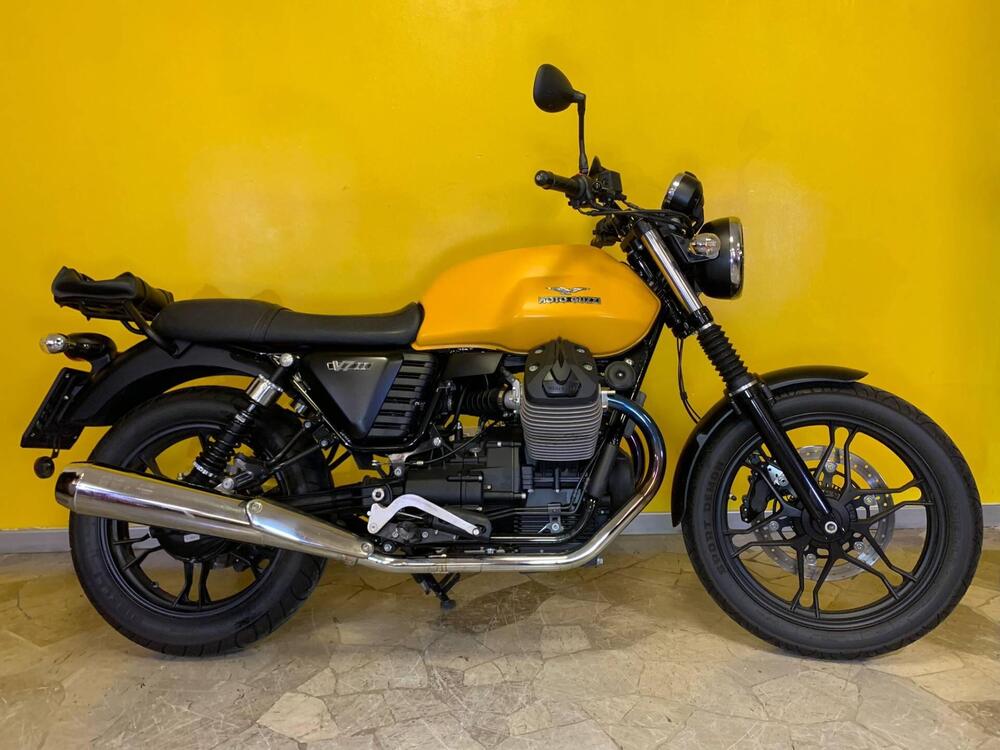 Moto Guzzi V7 II Stone (2015 - 17) (3)