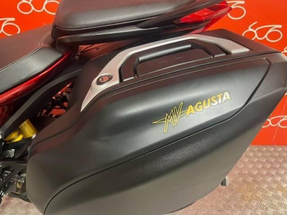 MV Agusta Turismo Veloce 800 Lusso (2021 - 23) (5)