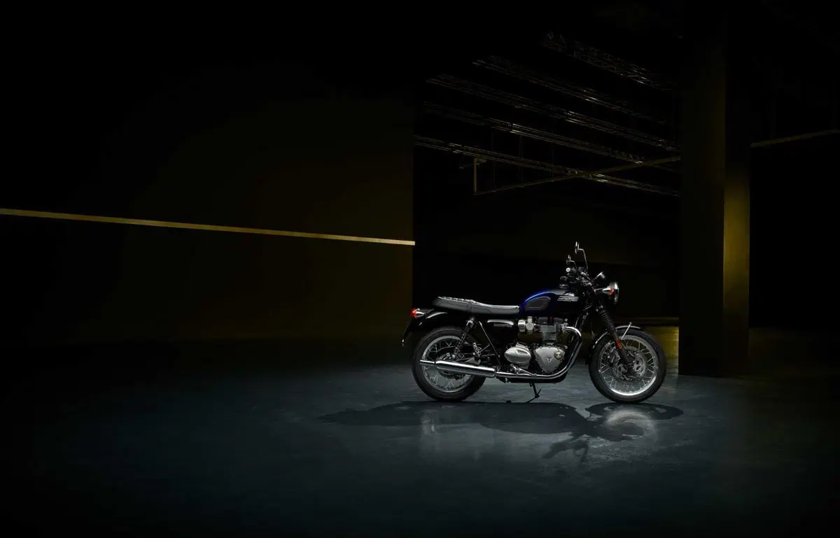 Ecco le nuove Triumph Stealth Edition: dipinte a mano e limitate [GALLERY] (24)