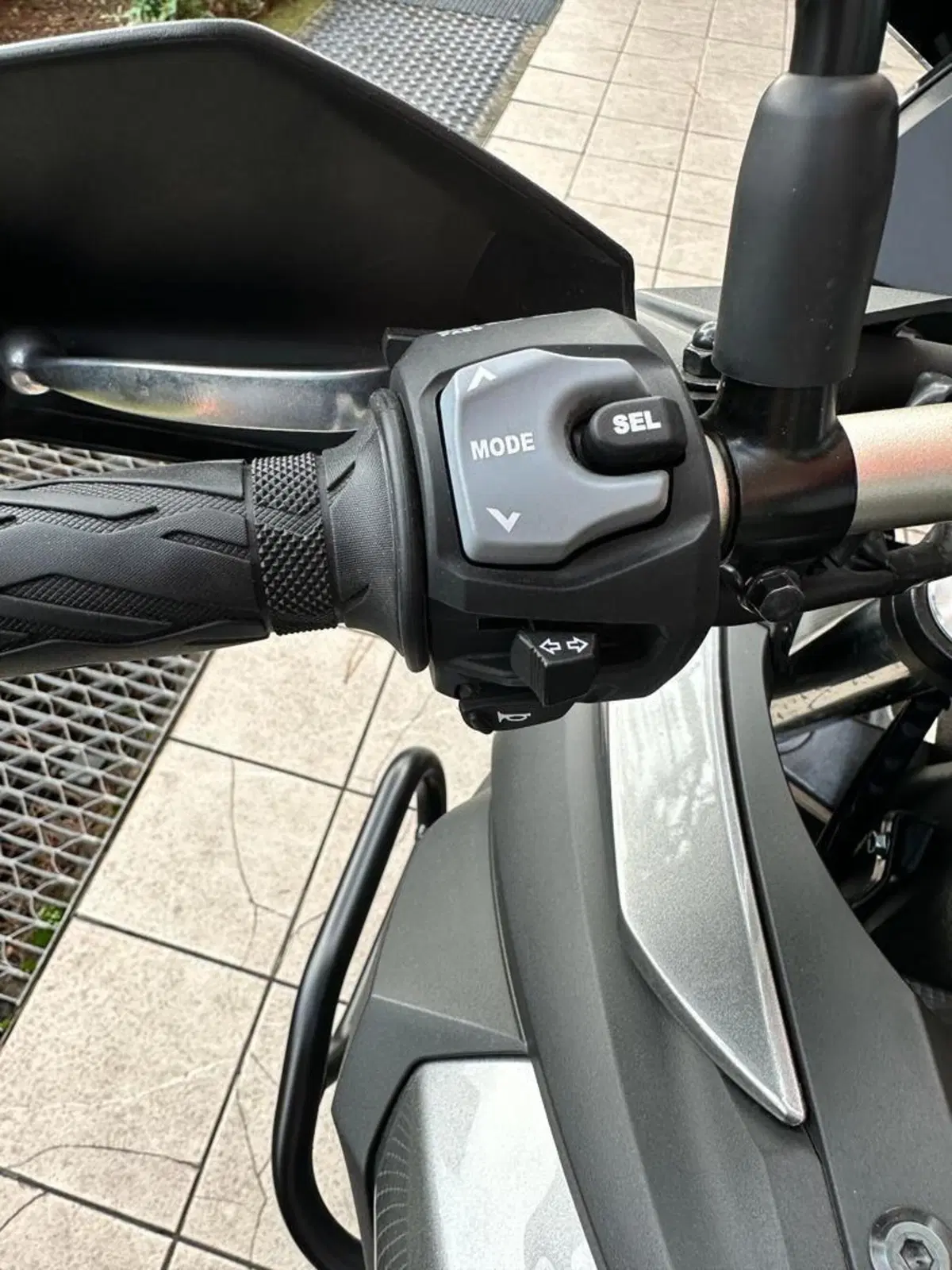 Suzuki V-Strom 650 (2021 - 25) (12)