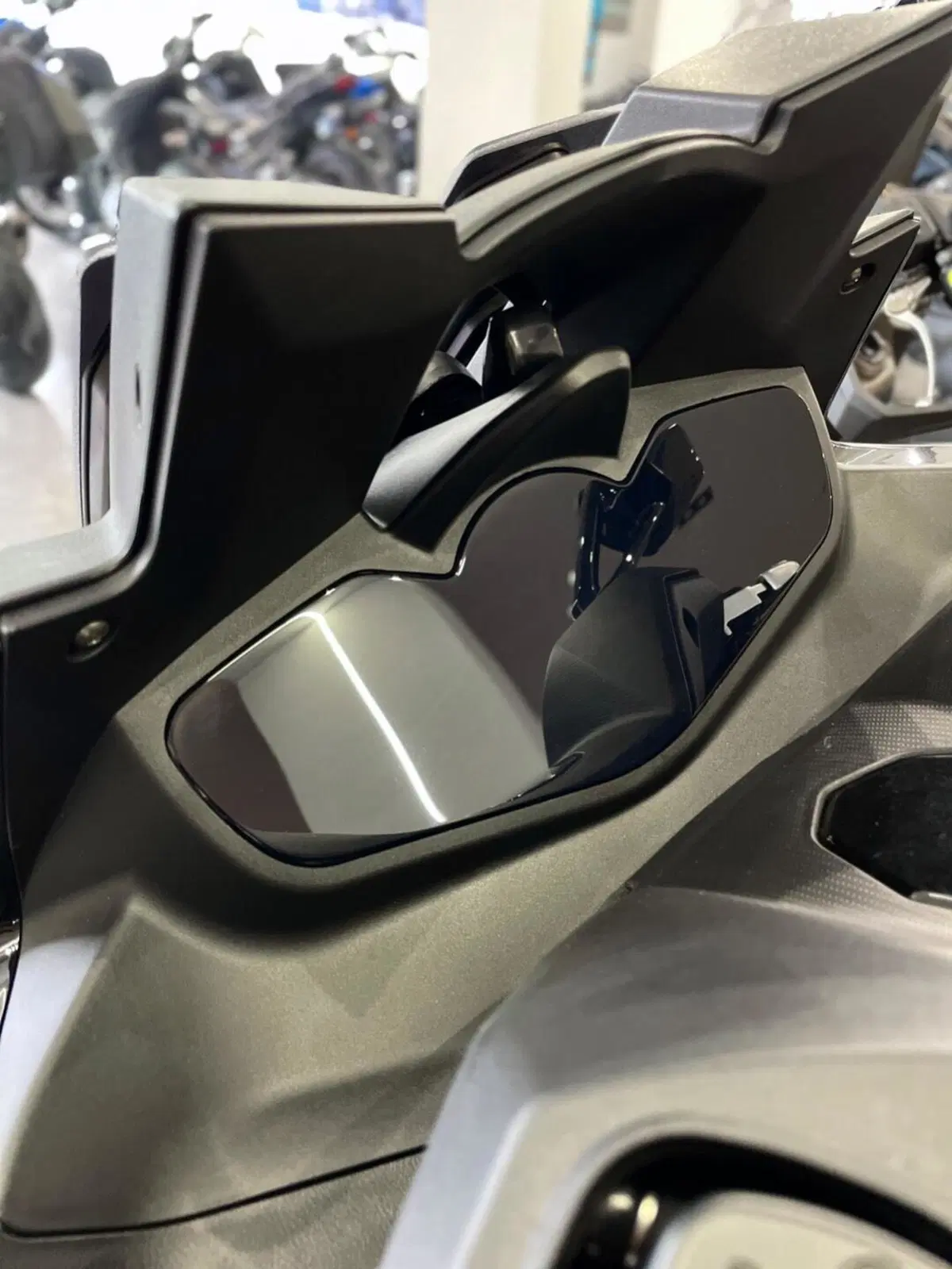 Kymco Xciting VS 400i (2023 - 26) (13)
