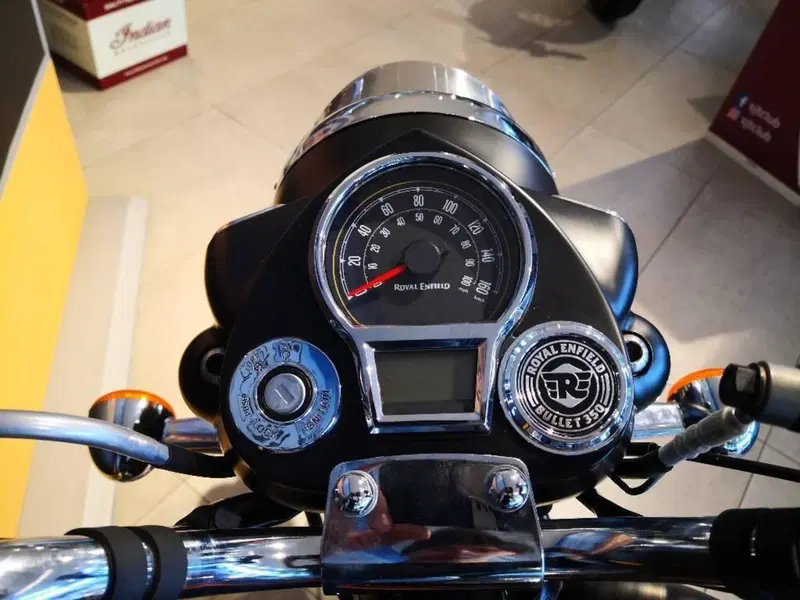 Royal Enfield Bullet 350 (2024 - 26) (13)