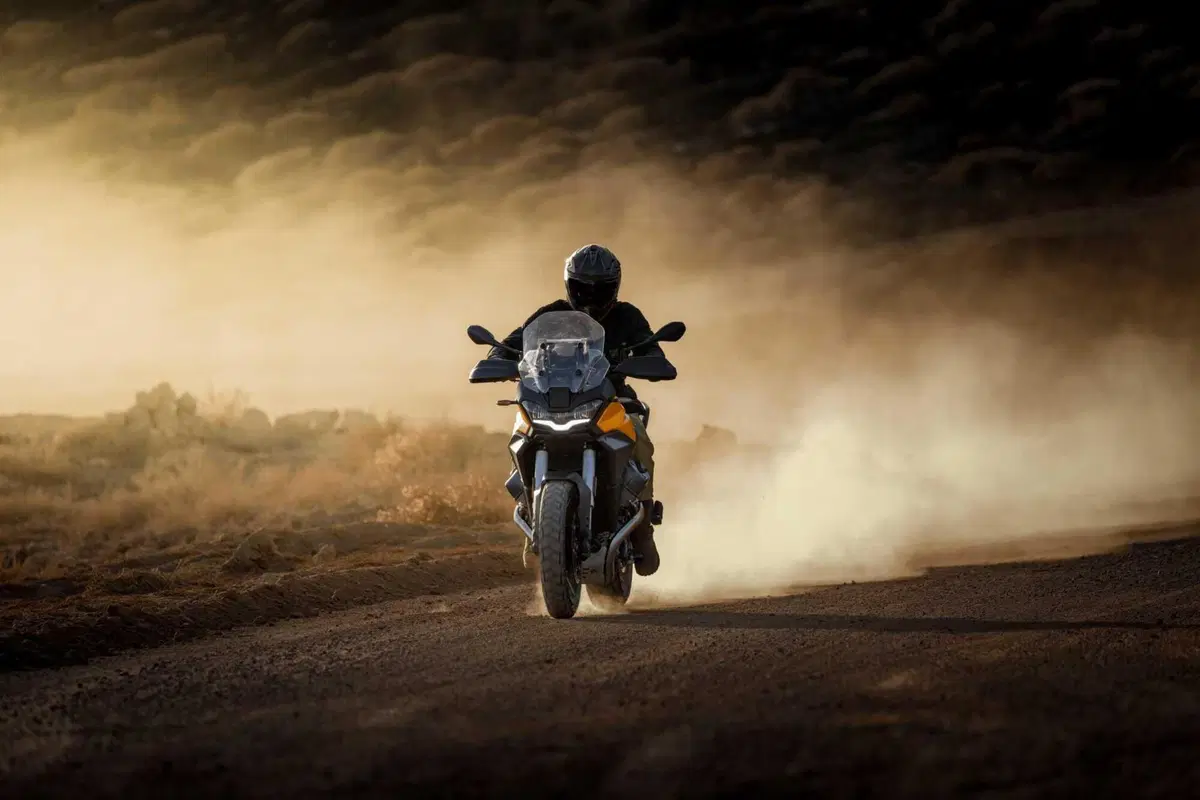 Moto Guzzi Stelvio, eccola! (2)
