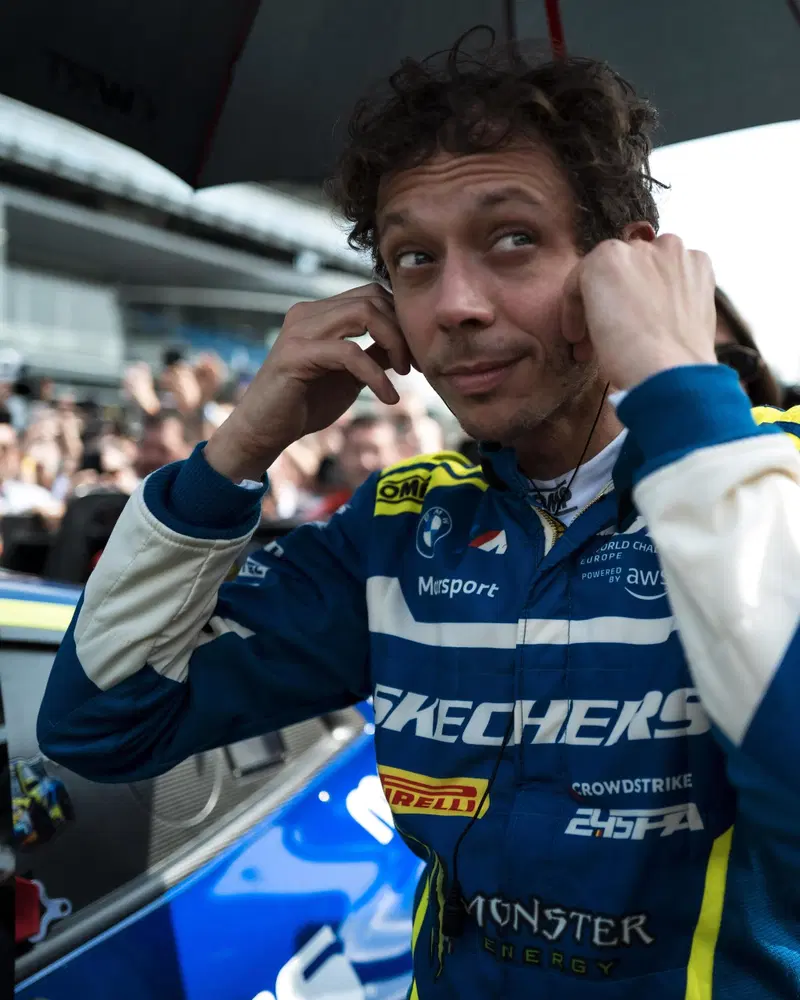 Nel primo episodio: "Prover&ograve; a vincere il WEC". Valentino Rossi, Circuit de Catalunya, 2023.