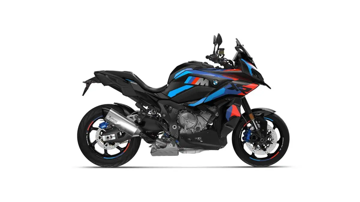 BMW M 1000 XR, crossover in salsa racing (2)