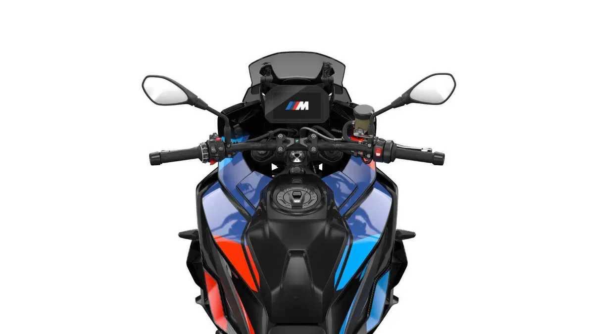 BMW M 1000 XR, crossover in salsa racing (6)