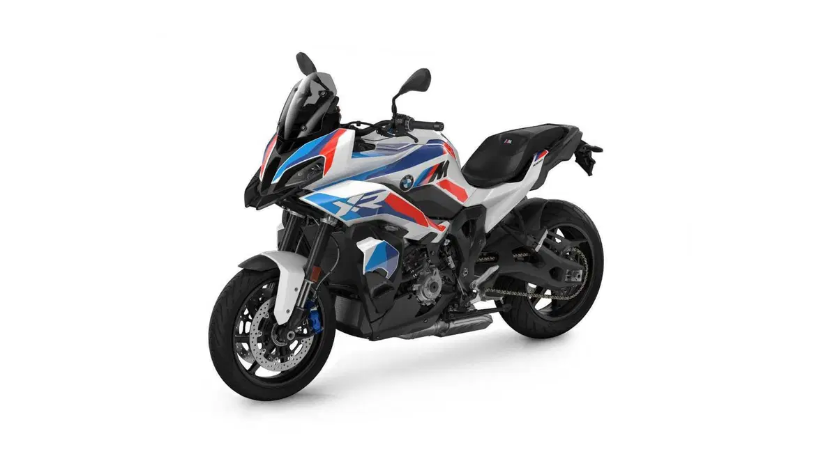 BMW M 1000 XR, crossover in salsa racing (5)