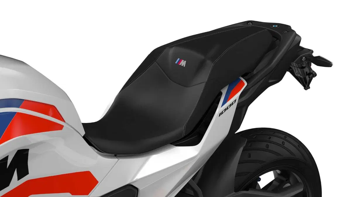 BMW M 1000 XR, crossover in salsa racing (15)