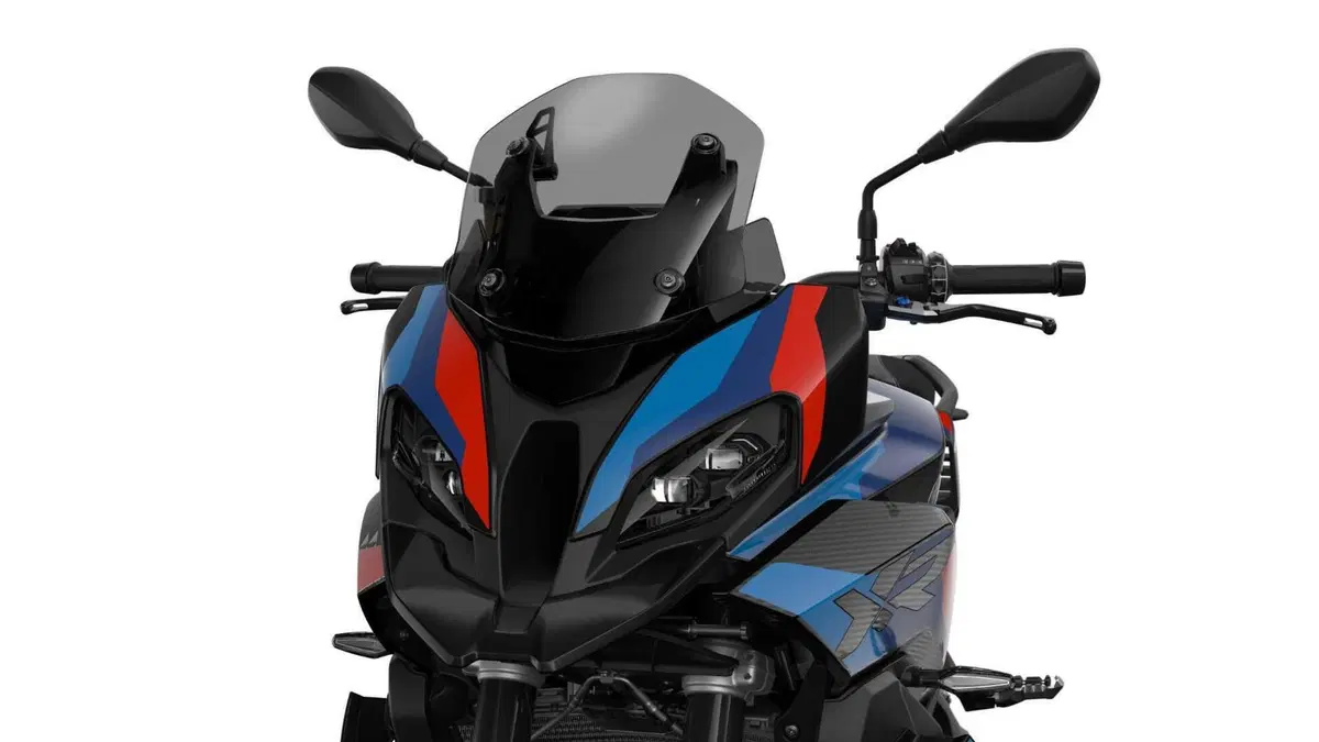 BMW M 1000 XR, crossover in salsa racing (24)