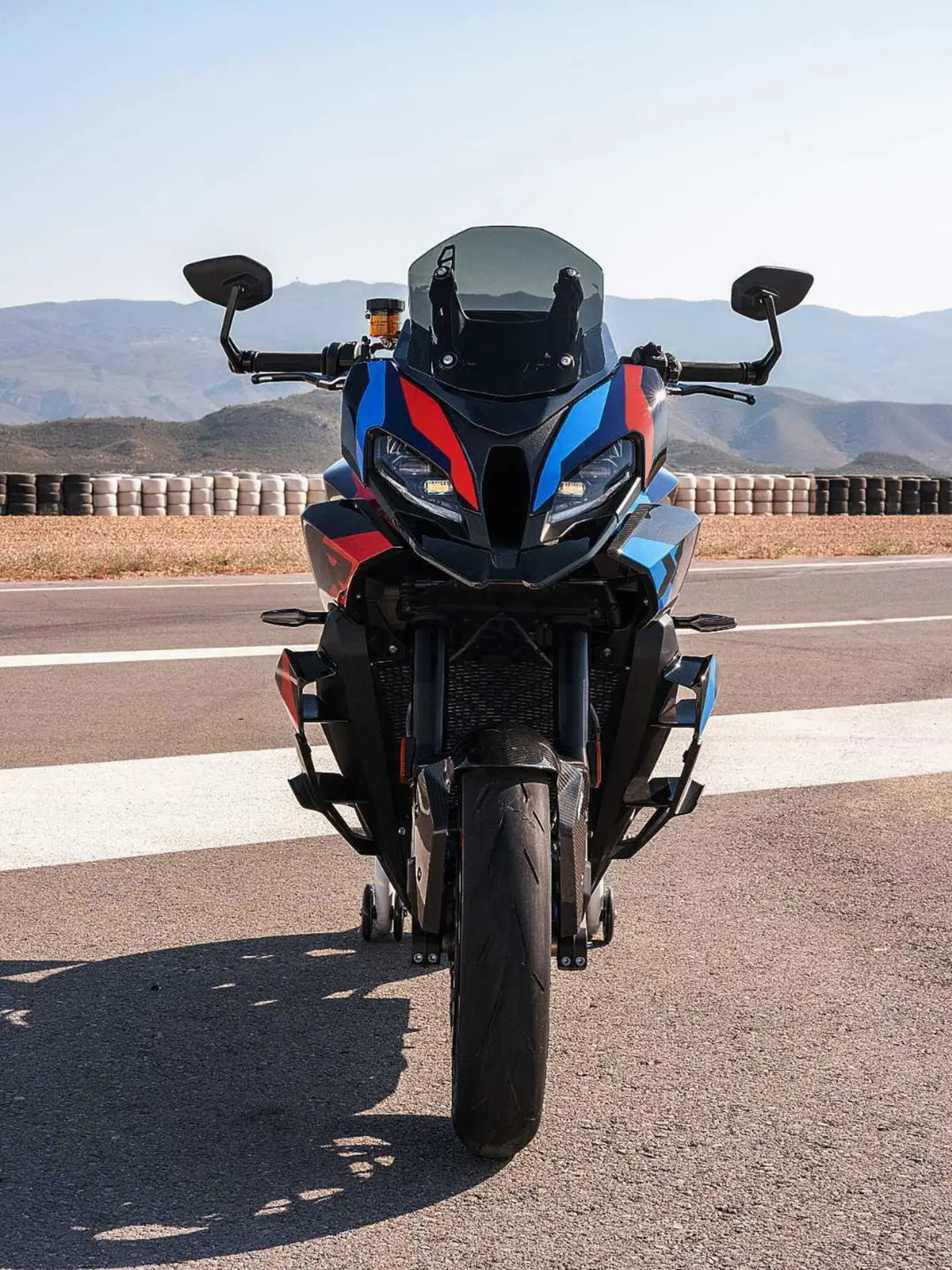 BMW M 1000 XR, crossover in salsa racing (37)