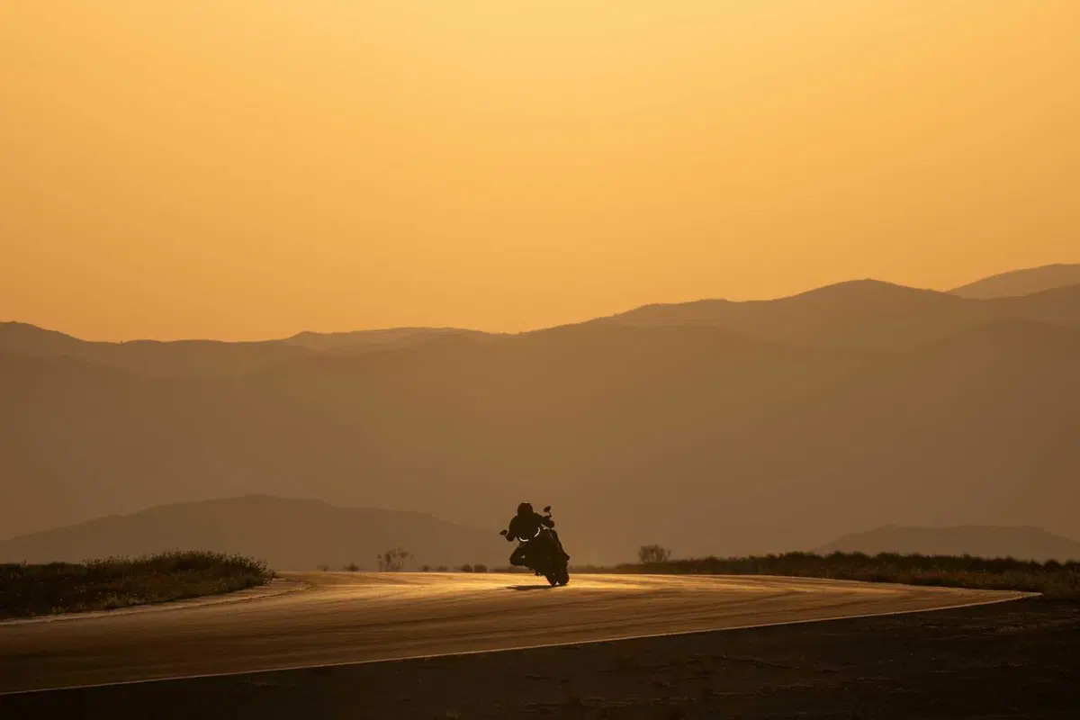 BMW M 1000 XR, crossover in salsa racing (68)