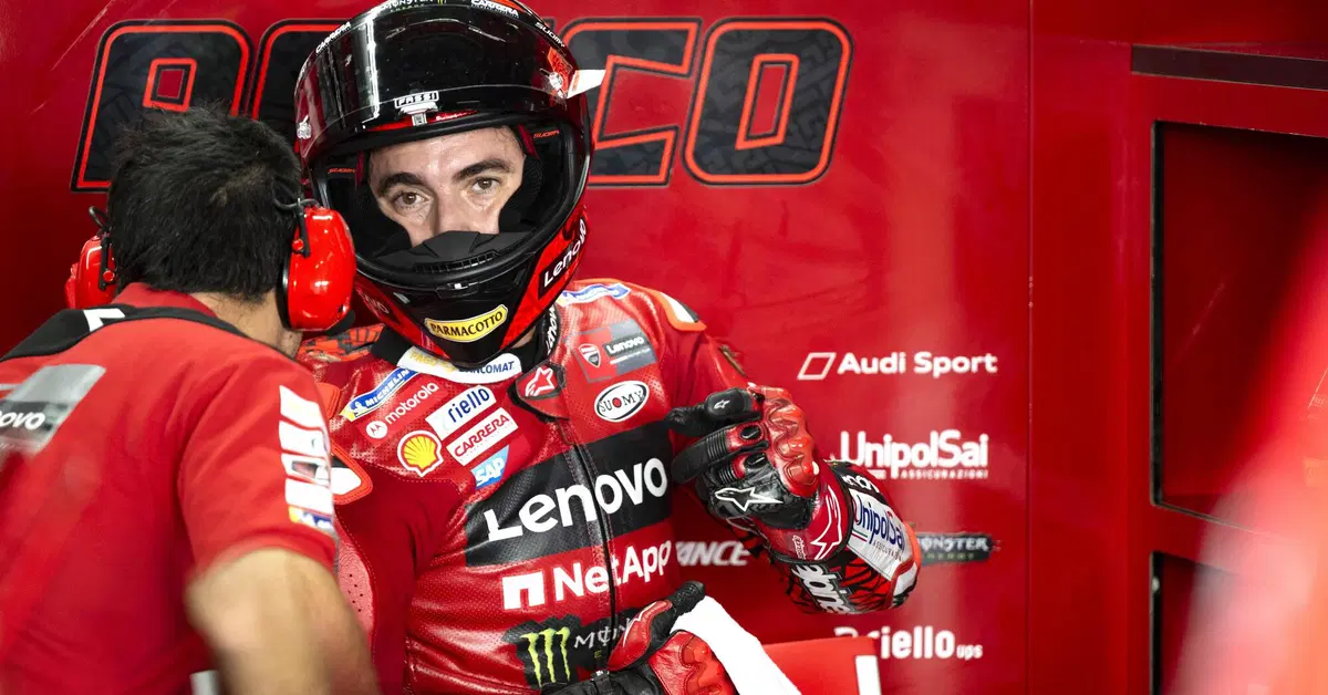 MotoGP 2023. GP della Thailandia. Pecco Bagnaia analizza lo stile di Jorge Martin: "&Egrave; molto bravo in ingresso curva. Corpo a corpo? Qui pu&ograve; succedere"