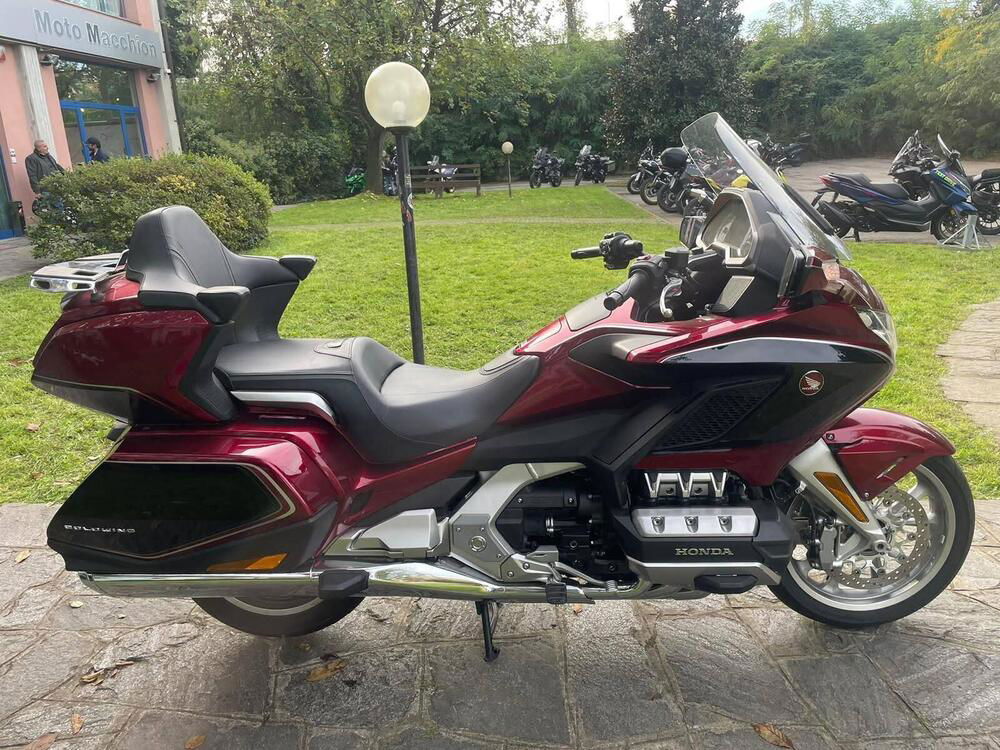 Honda GL 1800 Gold Wing Tour DTC (2018 - 20) (4)