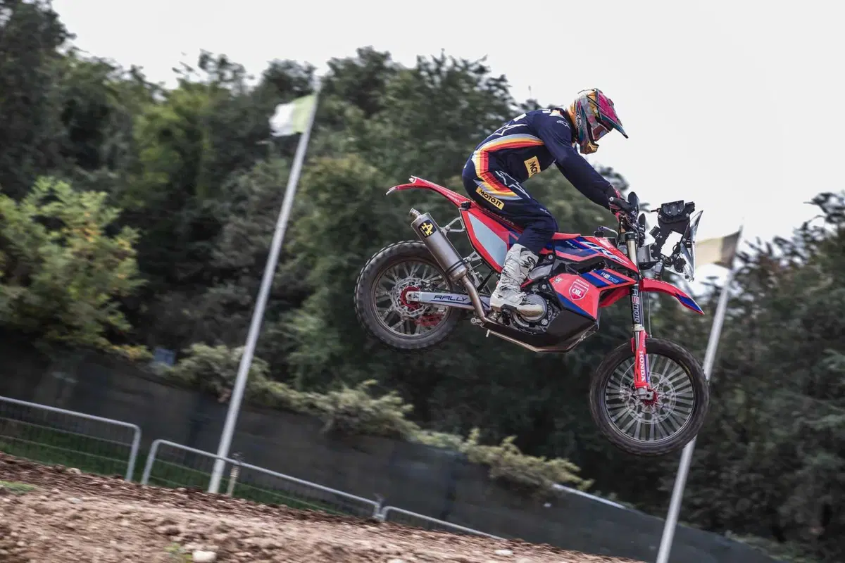 Honda CRF 450 RX Rally 2024 - TEST ESCLUSIVO! Con lei puoi vincere la DAKAR (5)