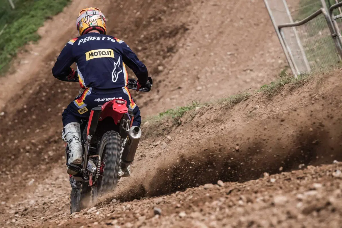 Honda CRF 450 RX Rally 2024 - TEST ESCLUSIVO! Con lei puoi vincere la DAKAR (4)