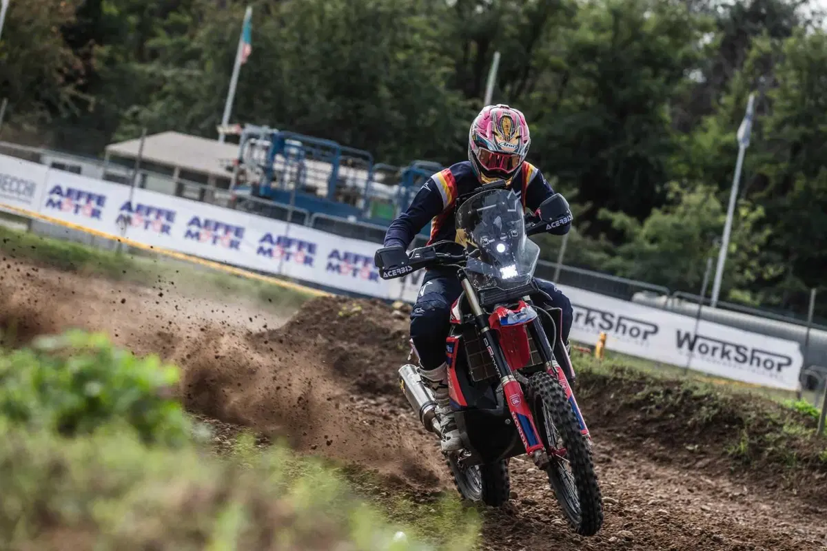 Honda CRF 450 RX Rally 2024 - TEST ESCLUSIVO! Con lei puoi vincere la DAKAR (8)