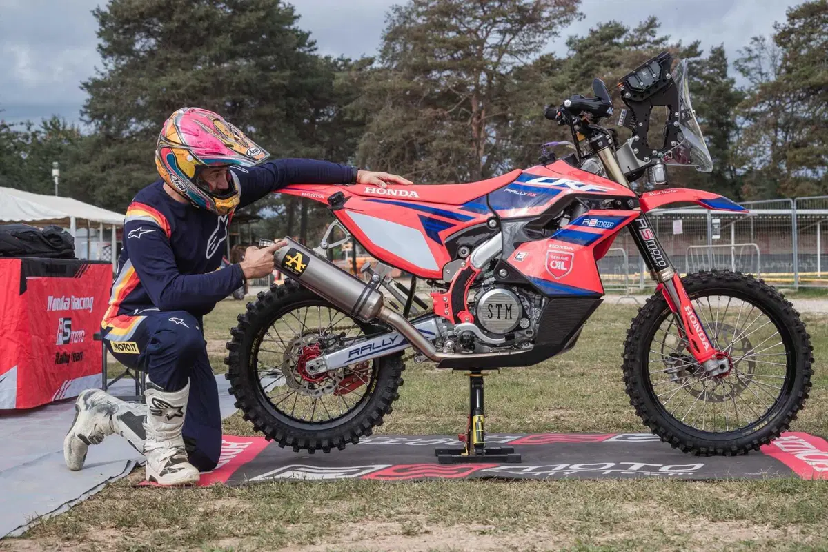 Honda CRF 450 RX Rally 2024 - TEST ESCLUSIVO! Con lei puoi vincere la DAKAR (13)