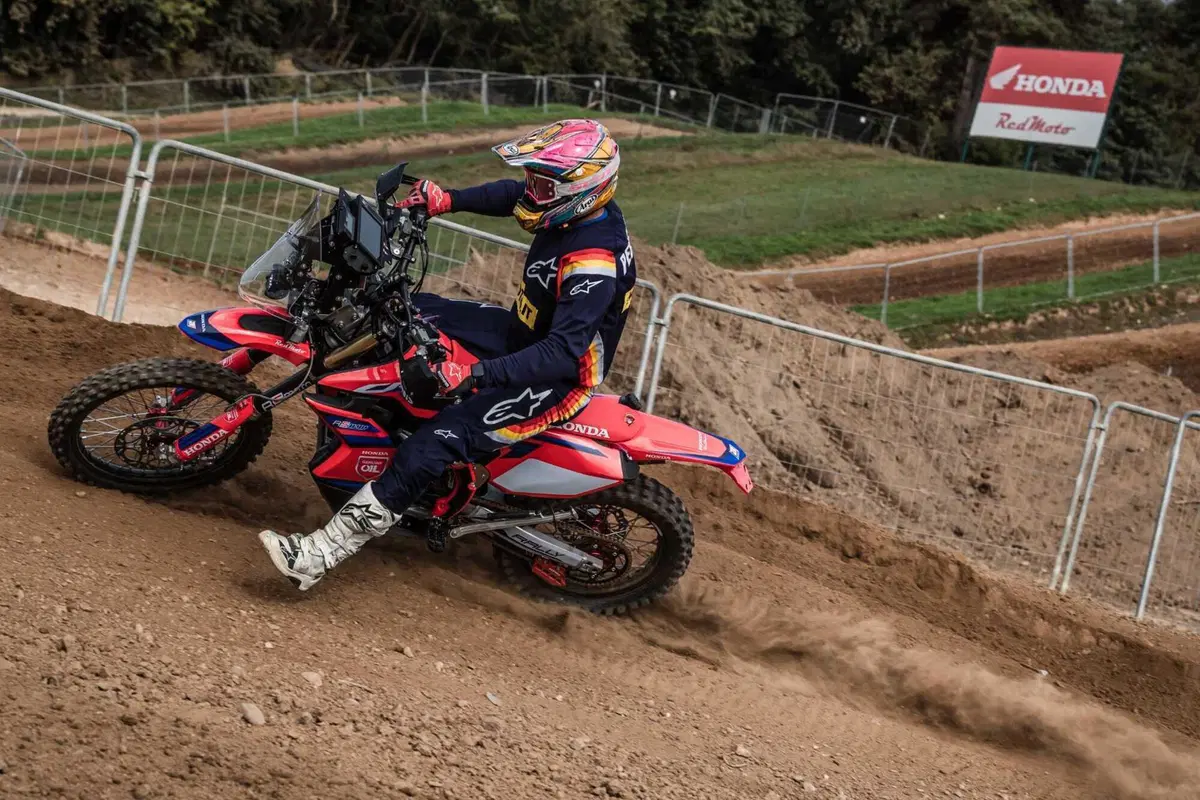 Honda CRF 450 RX Rally 2024 - TEST ESCLUSIVO! Con lei puoi vincere la DAKAR (17)