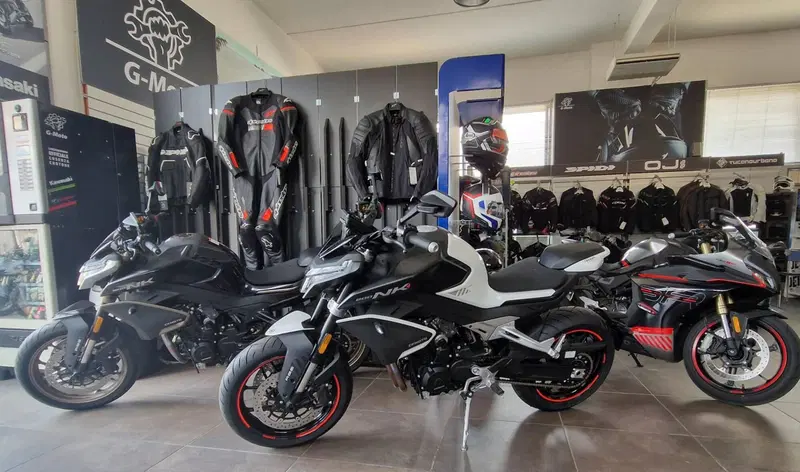 CFMOTO 800NK Advanced (2023 - 26) (4)