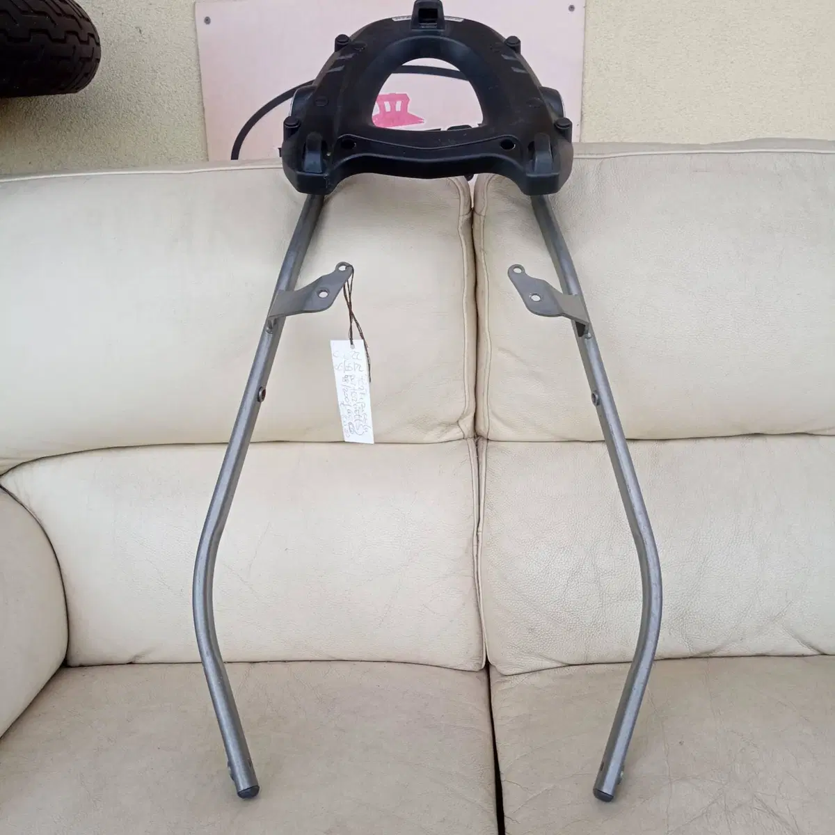 Portapacchi per Honda Hornet 600 Givi (2)