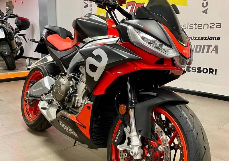 Vendo Aprilia Tuono 660 (2021 - 24) usata a Roma (codice 9309133) 