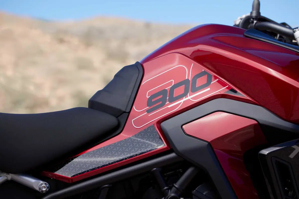 Nuove Triumph Tiger 900: cresce in prestazioni, tecnologia, comfort e carisma (16)