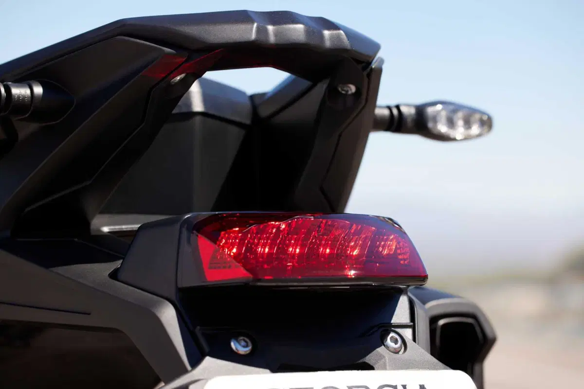 Nuove Triumph Tiger 900: cresce in prestazioni, tecnologia, comfort e carisma (19)