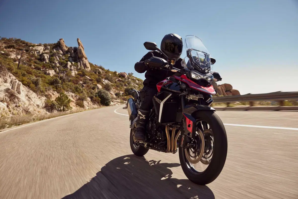 Nuove Triumph Tiger 900: cresce in prestazioni, tecnologia, comfort e carisma (10)