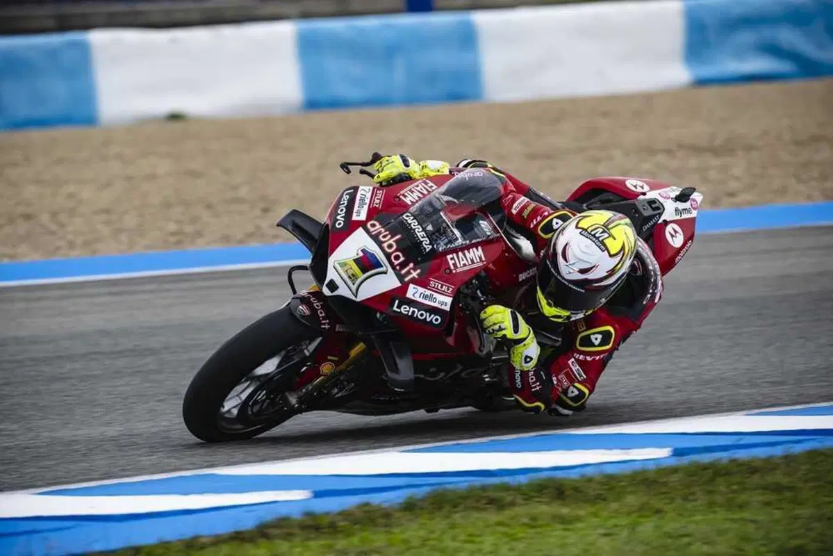 SBK 2024. Test Jerez, Day1: bene Jonathan Rea e Nicol&ograve; Bulega. Poi la pioggia [VIDEO e GALLERY]