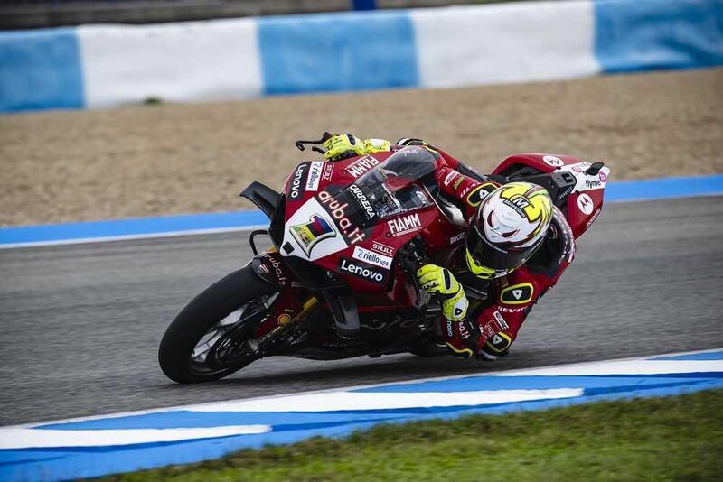 SBK 2024. Test Jerez, Day1: bene Jonathan Rea e Nicol&ograve; Bulega. Poi la pioggia [VIDEO e GALLERY]