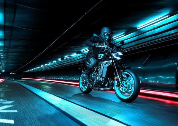 Yamaha MT-09 2024: prezzo, caratteristiche tecniche. Ecco com'è fatta [VIDEO e GALLERY]