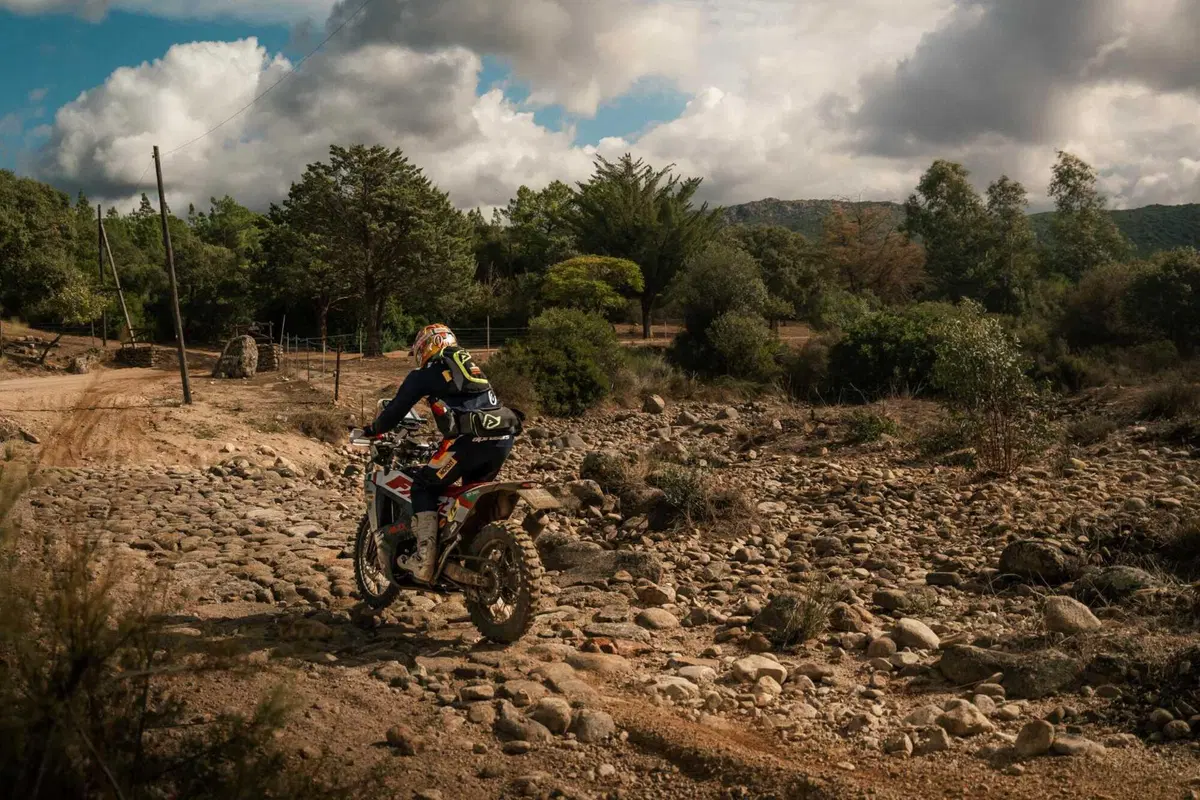 Finale col botto al Motorally in Sardegna: il racconto del Perfetto sulla Fantic 450 Rally (3)