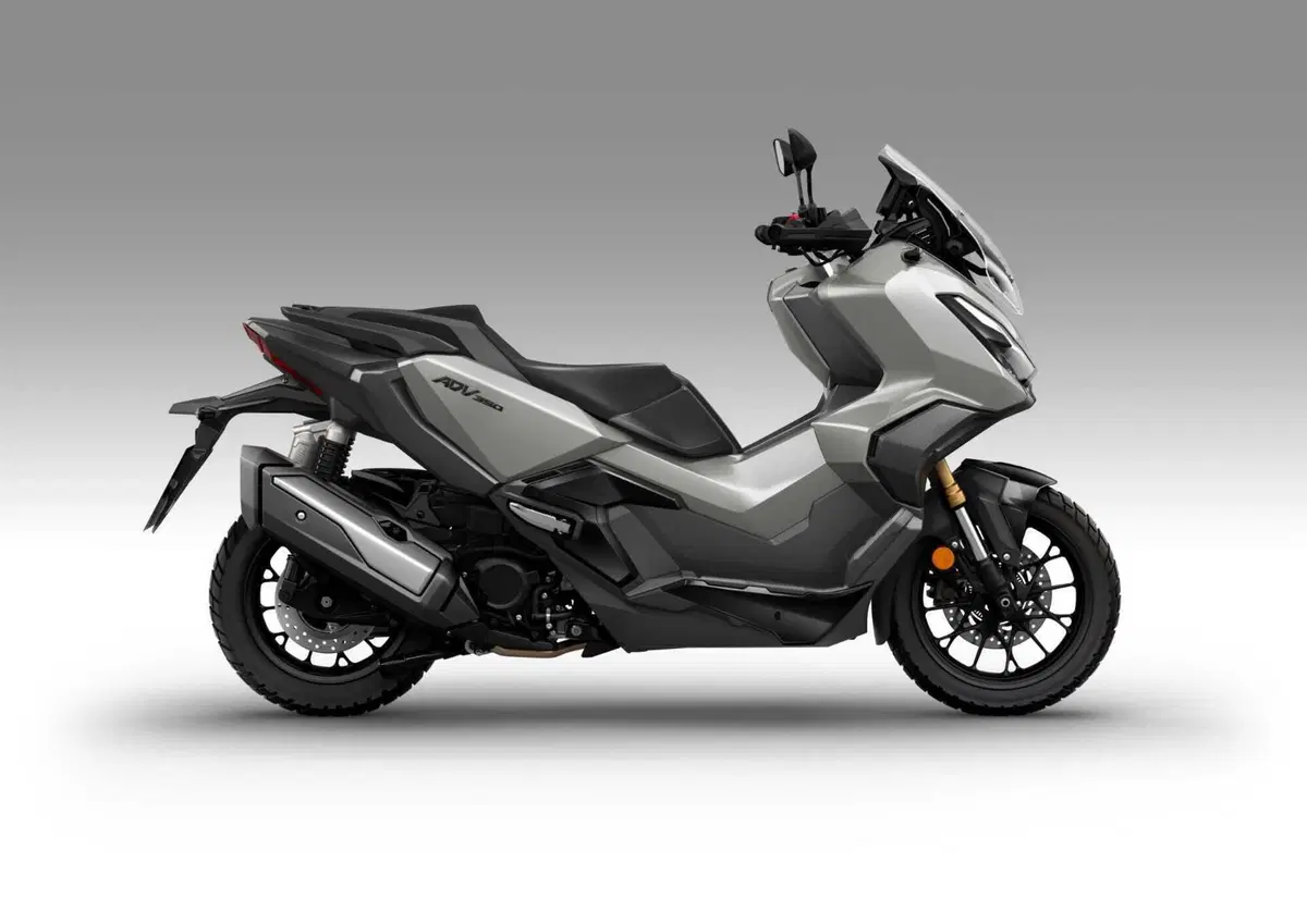 Honda Forza 350 e ADV 350 2024: ecco le nuove colorazioni [GALLERY] (11)