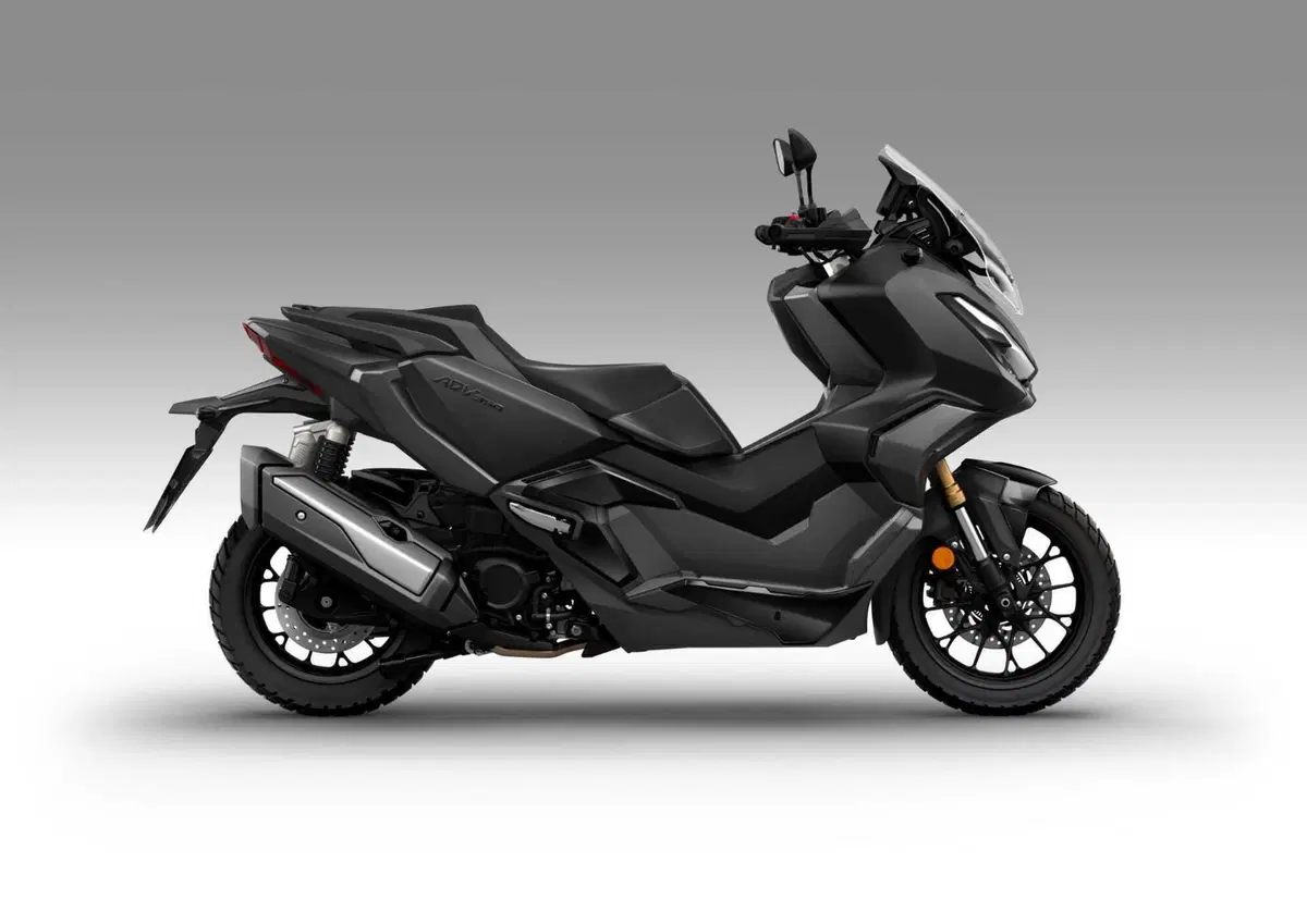 Honda Forza 350 e ADV 350 2024: ecco le nuove colorazioni [GALLERY] (2)