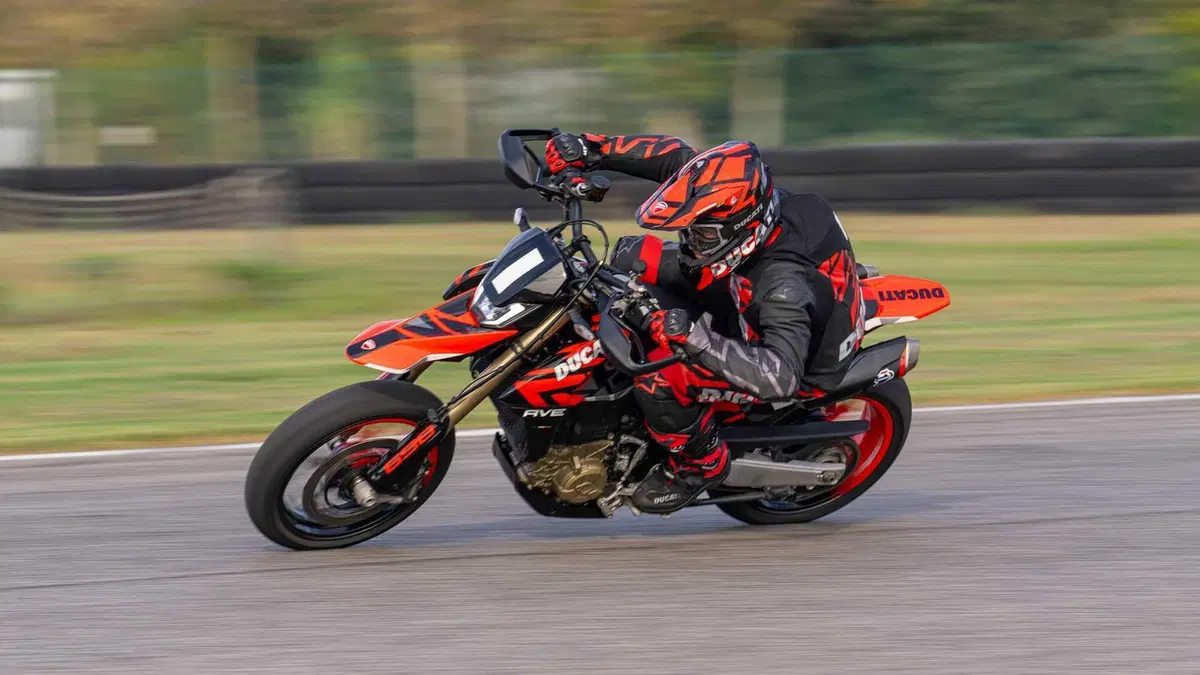 Nuova Ducati Hypermotard 698 Mono: caratteristiche e prezzo