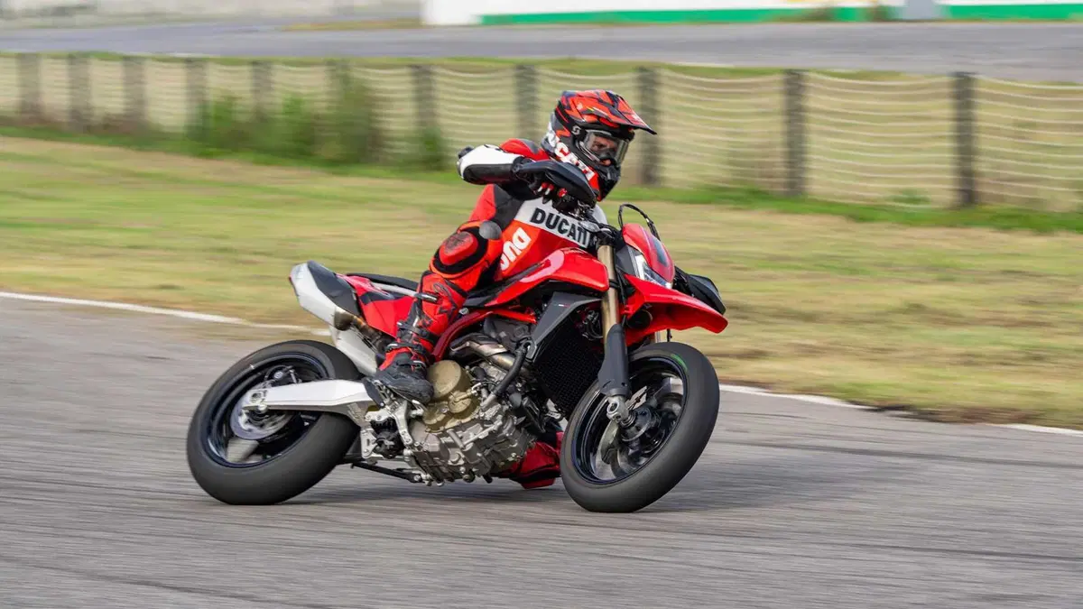 Nuova Ducati Hypermotard 698 Mono: caratteristiche e prezzo (5)