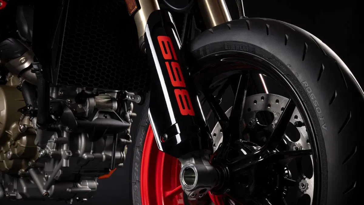 Nuova Ducati Hypermotard 698 Mono: caratteristiche e prezzo (2)