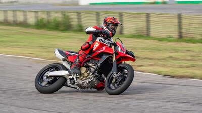 Nuova Ducati Hypermotard 698 Mono: caratteristiche e prezzi [VIDEO]