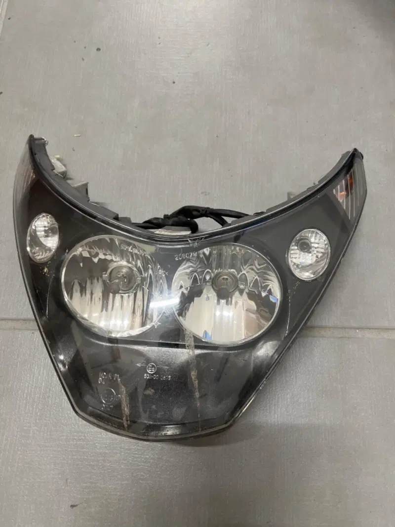 Faro Piaggio Beverly 250