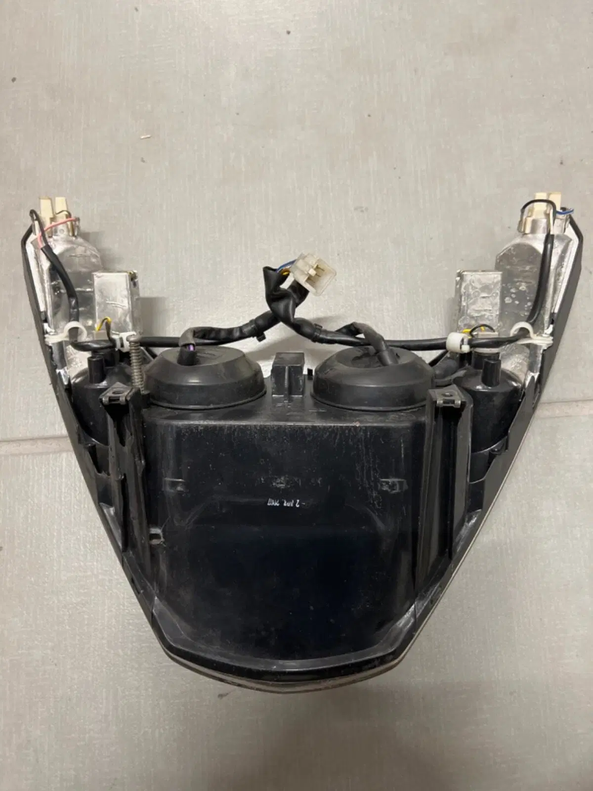 Faro Piaggio Beverly 250 (2)